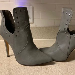 womens grey booties